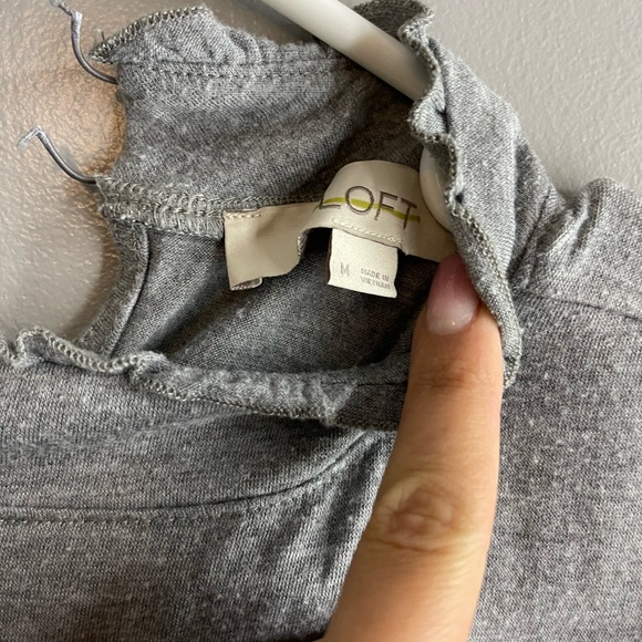 Back strong to connect to buttons need repaired - Picture 2 of 2